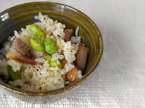 ベーコンと枝豆のペペロンチーノごはん